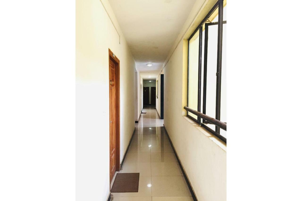 Krishna Gardens Hotell Guruvāyūr Eksteriør bilde