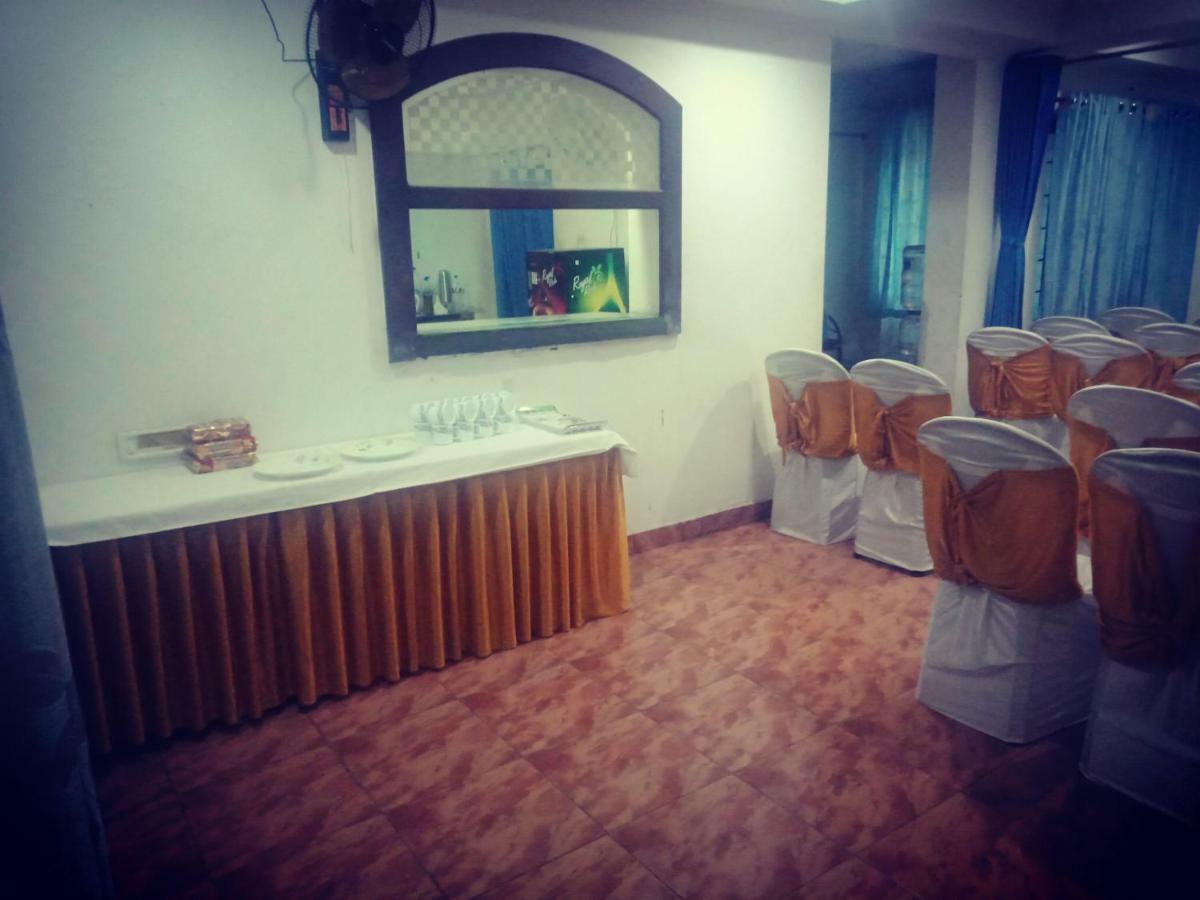Krishna Gardens Hotell Guruvāyūr Eksteriør bilde